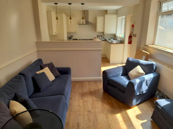 6 Bedroom Terraced House To Rent In Vivian Road, Sketty, Swansea, SA2