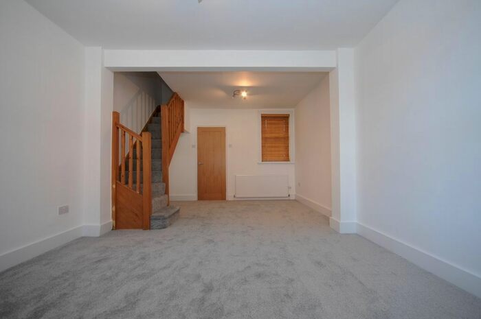 2 Bedroom Semi-Detached House To Rent In New Street, Chelmsford, Essex, CM1