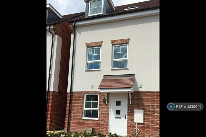 3 Bedroom Semi-Detached House To Rent In Planner Walk, Wokingham, RG40