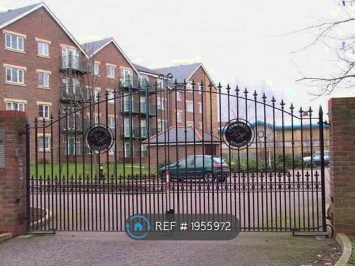 2 Bedroom Flat To Rent In Kensington Heights, Harrow, HA1