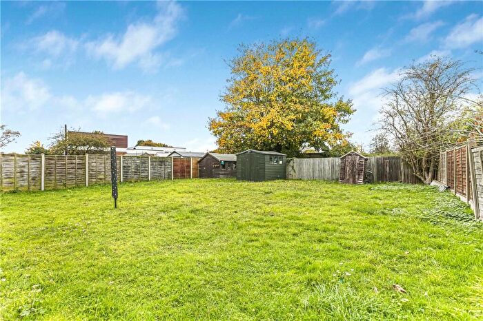 2 Bedroom Flat For Sale In Old Hale Way, Hitchin, SG5