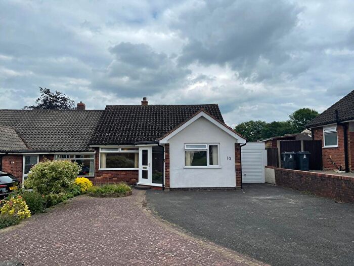 3 Bedroom Bungalow To Rent In Meadowside Road, Four Oaks, B74