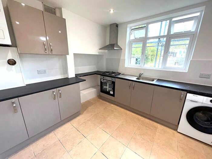 1 Bedroom Ground Maisonette To Rent In Imperial Close, Harrow, HA2