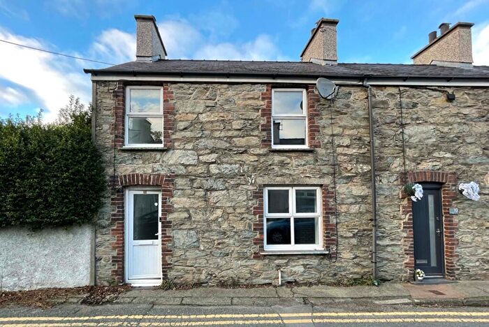3 Bedroom End Of Terrace House For Sale In Park Terrace, Amlwch, Isle Of Anglesey, LL68