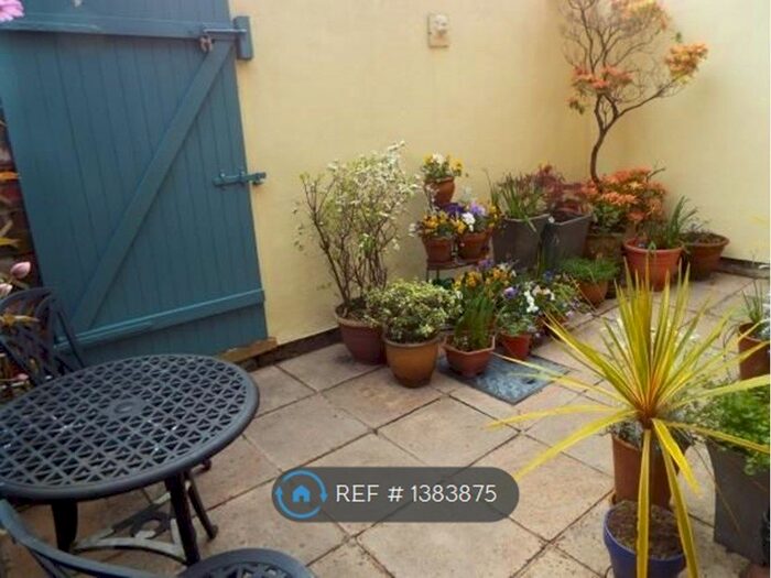 2 Bedroom Terraced House To Rent In Fairfield Street, Salford, M6