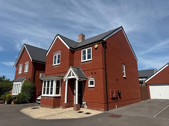4 Bedroom Detached House For Sale In Badger Road, Thornbury, BS35
