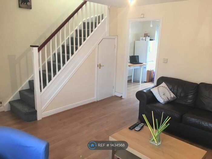 2 Bedroom End Of Terrace House To Rent In Firedrake Croft, Coventry, CV1