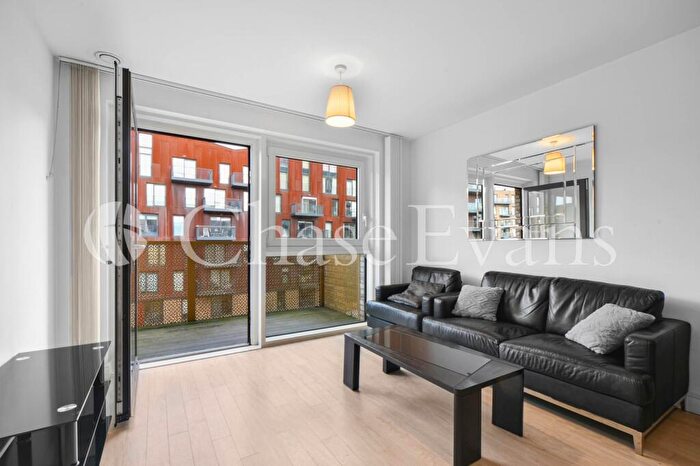 1 Bedroom Flat To Rent In Copenhagen Court, Greenland Place, Pell Street, Surrey Quays, SE8