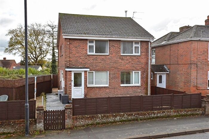 2 Bedroom Maisonette For Sale In Station Road, Wootton Bridge, Ryde, Isle Of Wight, PO33