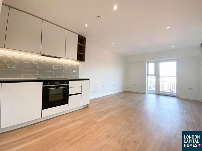 Studio To Rent In Fairbank House, Beaufort Square, London, NW9