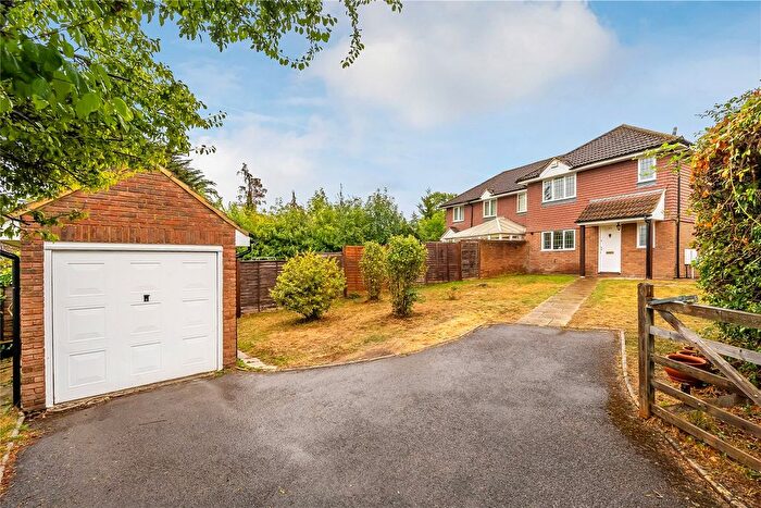 3 Bedroom Semi Detached House For Sale In Guildford, Surrey, GU2