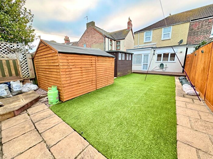 3 Bedroom Terraced House For Sale In Cromwell Road, Weymouth, DT4