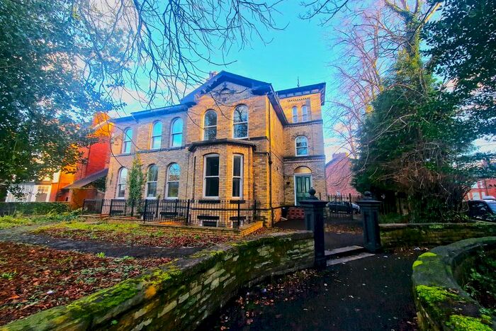 2 Bedroom Flat To Rent In Heaton Moor Road, Heaton Moor, Stockport, SK4