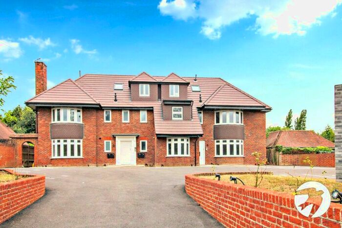 2 Bedroom Flat To Rent In Berengrave Lane, Rainham, Gillingham, Kent, ME8