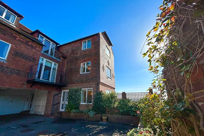 3 Bedroom Property To Rent In Star Mews, Mayfield, TN20