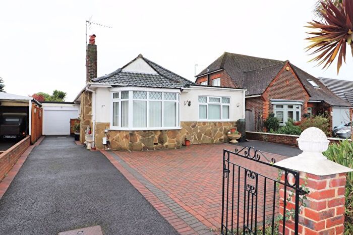 3 Bedroom Bungalow To Rent In Crowborough Drive, Worthing, BN12
