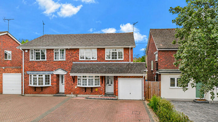 4 Bedroom Detached House For Sale In Roseberry Avenue, Benfleet, SS7