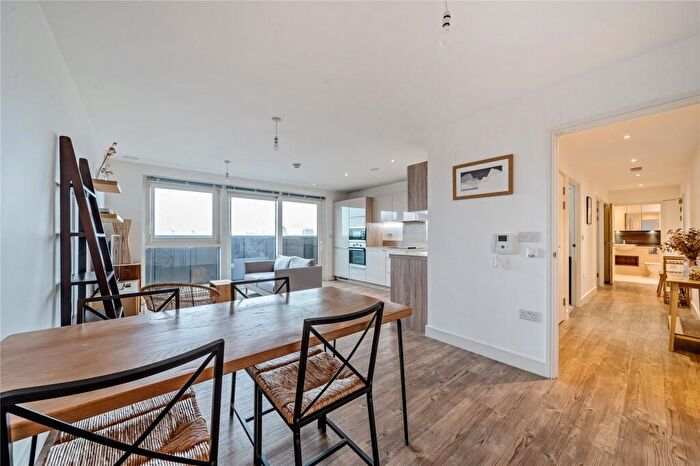 3 Bedroom Apartment To Rent In Yeoman Street, Greenland Place, SE8