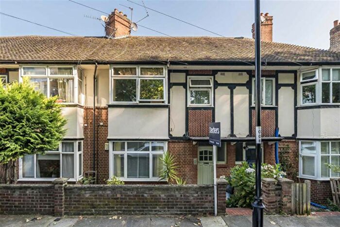 1 Bedroom Flat To Rent In Old Road, Lewisham, SE13