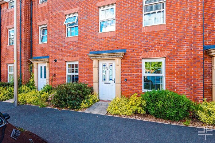 2 Bedroom Flat To Rent In Brentwood Grove, Leigh, WN7