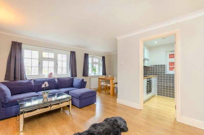 1 Bedroom Flat To Rent In Chesham Mews, Guildford, GU1