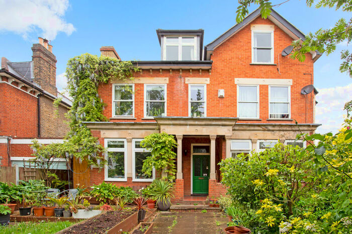 2 Bedroom Flat To Rent In Cator Road, Sydenham, SE26