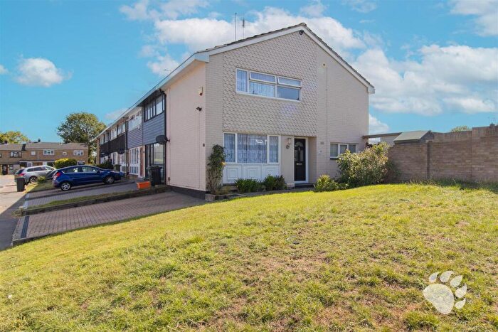 2 Bedroom End Of Terrace House For Sale In Paslowes, Basildon, SS16