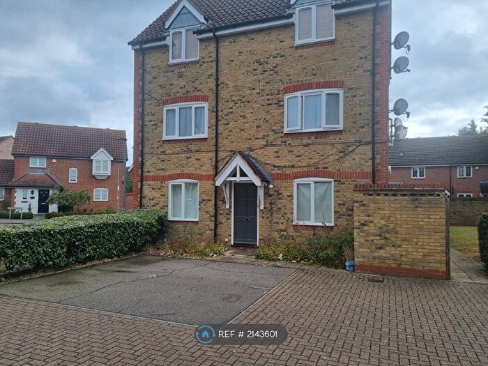 2 Bedroom Maisonette To Rent In Heathfield Park Drive, Chadwell Heath, Romford, RM6