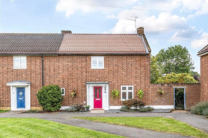 3 Bedroom End Of Terrace House For Sale In Bankside Drive, Thames Ditton, KT7