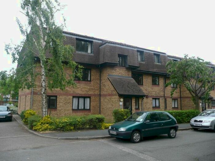1 Bedroom Flat To Rent In Southwold Road, Watford, WD24