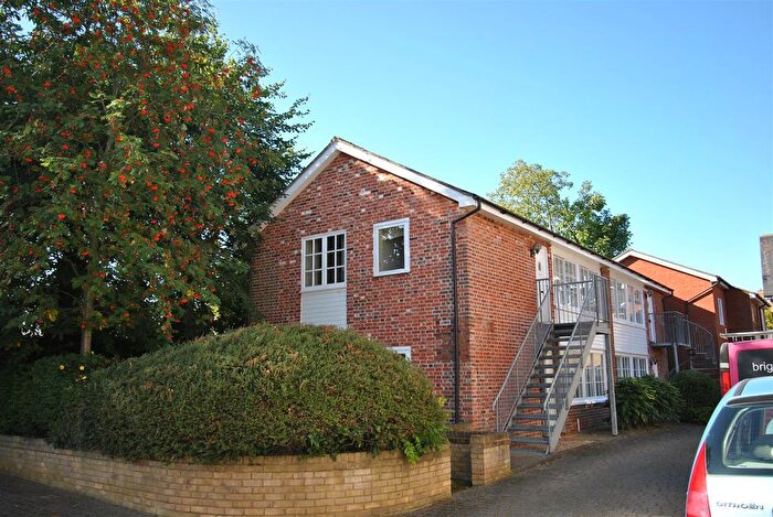 2 Bedroom Flat To Rent In Kneesworth Street, Royston, SG8