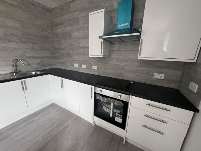 2 Bedroom Flat To Rent In Shirley High Street, Southampton, SO16