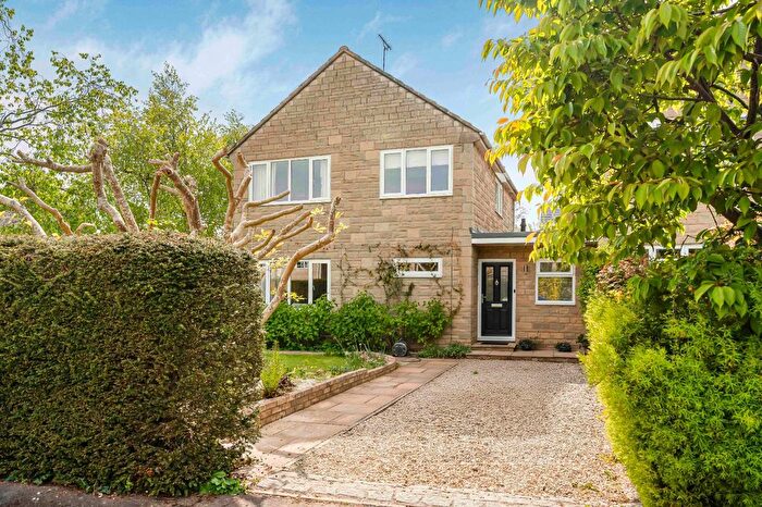 3 Bedroom Link Detached House For Sale In Manor Close, Fairford, Gloucestershire, GL7