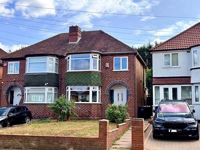 3 Bedroom Semi-Detached House For Sale In Partridge Road, Birmingham, B26