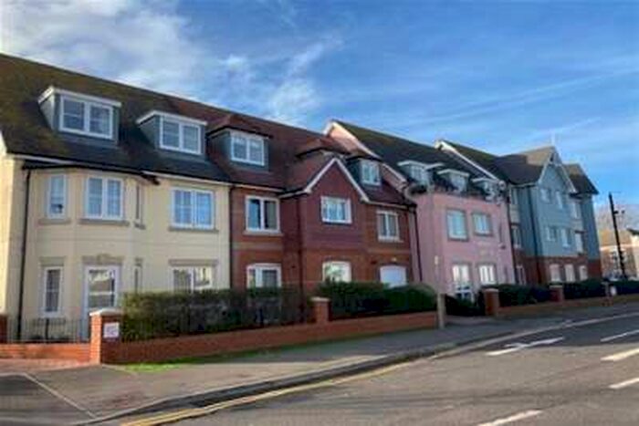 1 Bedroom Flat To Rent In Priory Lodge, Christchurch, BH23