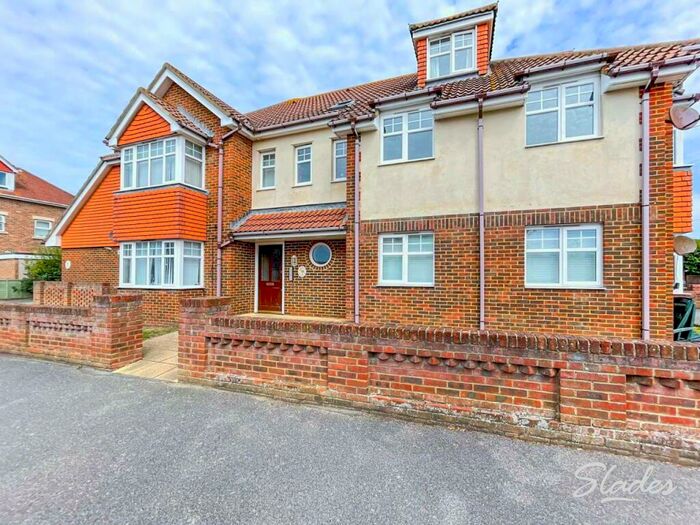 2 Bedroom Apartment To Rent In Pinecliffe Avenue, Southbourne, Bournemouth, BH6