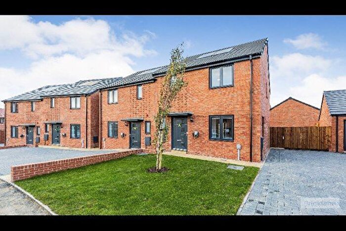 3 Bedroom Property To Rent In Mostyn Street, Wellingborough, NN8