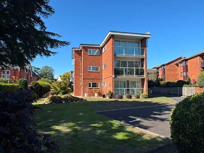 2 Bedroom Flat For Sale In Grosvenor Road, Westbourne, BH4