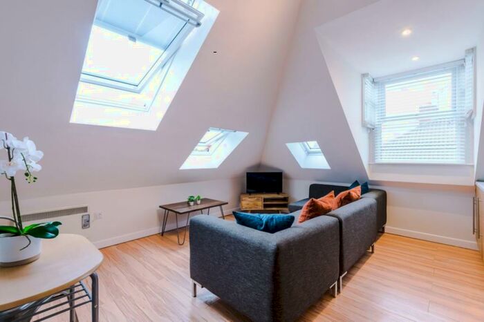 1 Bedroom Flat To Rent In Jesmond Road, Newcastle, NE2