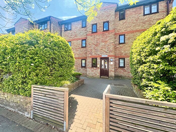 2 Bedroom Flat To Rent In Chobham Road, Stratford, E15