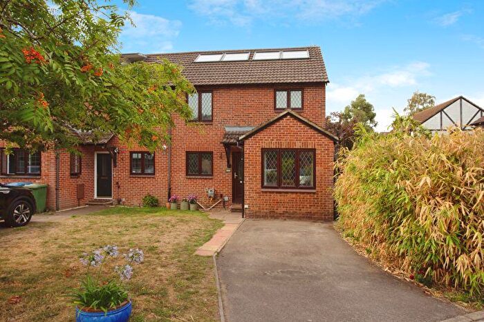 4 Bedroom Semi-Detached House For Sale In Kings Chase, East Molesey, KT8