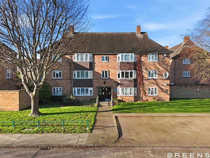 2 Bedroom Flat For Sale In Pentrich Avenue, Enfield, EN1