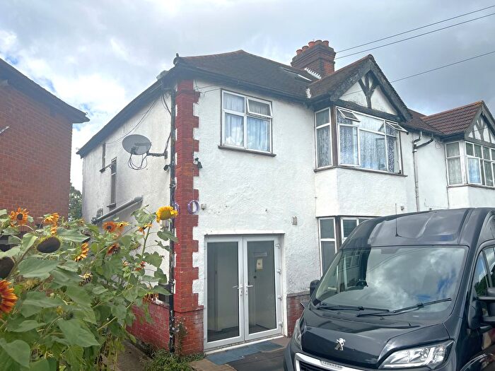 Studio To Rent In Eastcote Lane, Harrow, HA2