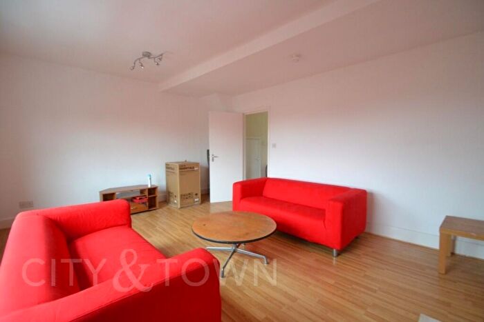 4 Bedroom Terraced House To Rent In Hartham Road, London, N7