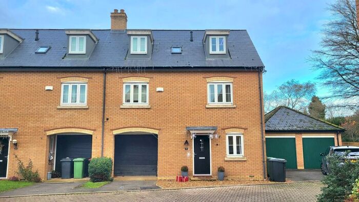 4 Bedroom Town House For Sale In Penwald Court, Peakirk, Peterborough, PE6