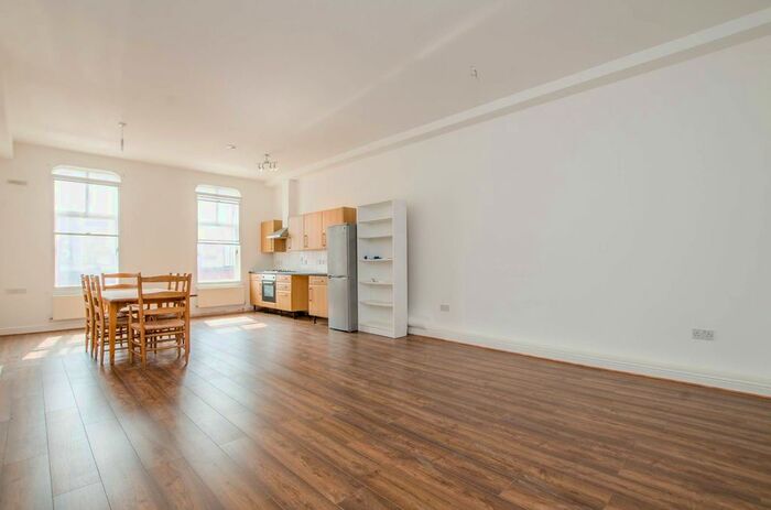 2 Bedroom Flat To Rent In Bernays Grove, Brixton, London, SW9