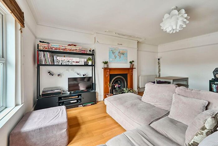 3 Bedroom Flat For Sale In Lennox Road South, Southsea, PO5