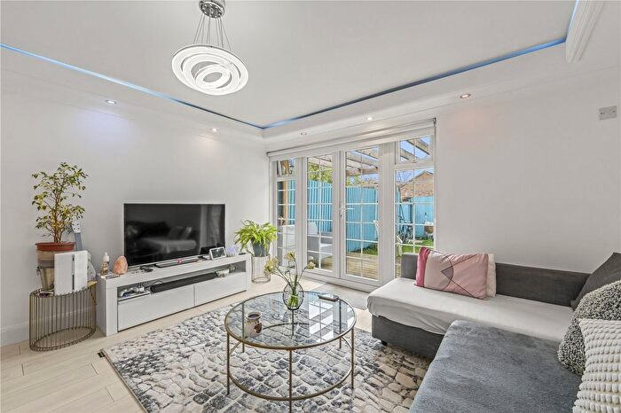 4 Bedroom Terraced House To Rent In Green Walk, Hampton, TW12