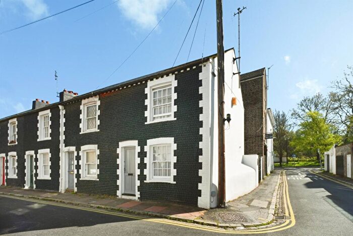 1 Bedroom End Of Terrace House For Sale In Queens Place, Brighton, BN1