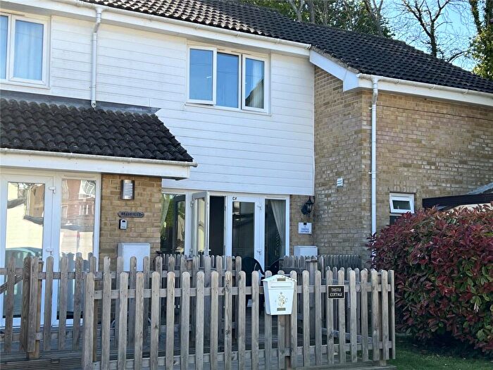 2 Bedroom House To Rent In Creek Gardens, Wootton Bridge, PO33